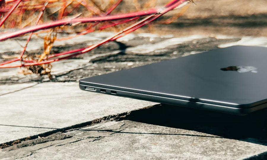 صورة لـ مُراجعة Apple M3 MacBook Air (13 بوصة): لماذا قد تُفكر في أن تشتري أي شيء آخر؟ | 1AIUrx0uslU-I5_FBtbAmpw-DzTechs
