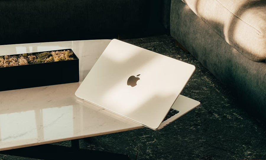 صورة لـ مُراجعة Apple M3 MacBook Air (13 بوصة): لماذا قد تُفكر في أن تشتري أي شيء آخر؟ | 1vGpvfLQyOPbfaYW-sIGB3w-DzTechs