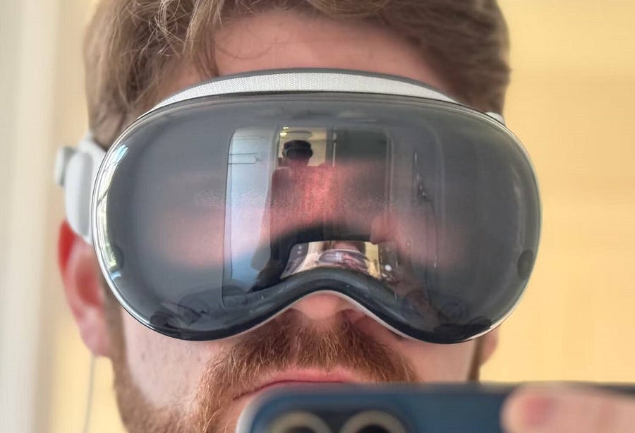 صورة لـ مُقارنة بين Apple Vision Pro و Meta Quest 3: ما هي نظارة VR/AR الأفضل لاحتياجاتك؟ | 1yquNfOHjY-lX4j7Qqdz9vw-DzTechs
