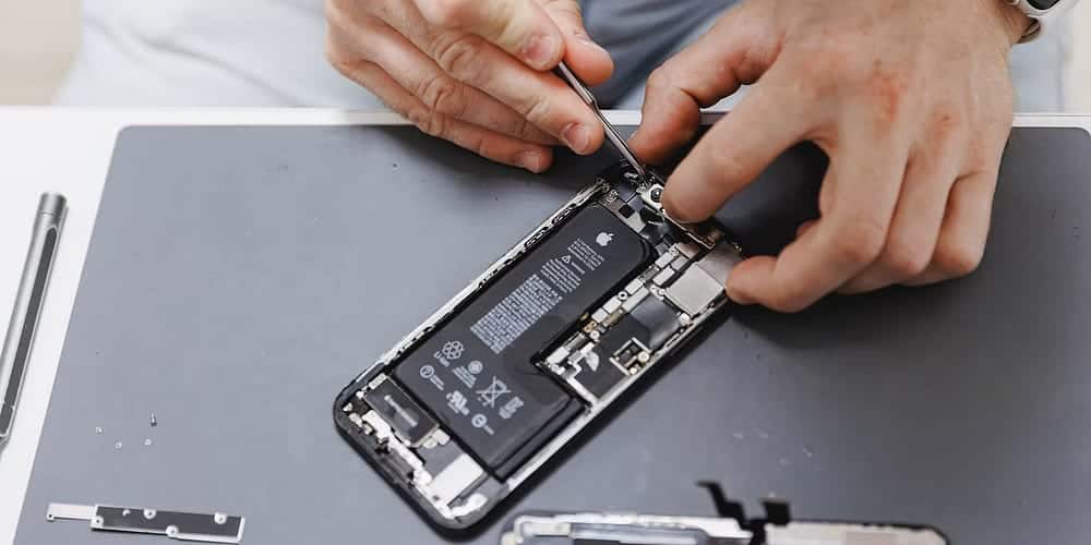 صورة لـ الخيارات المُتوفرة لاستبدال بطارية الـ iPhone | 1Cvz453A7nbfAkamfff18MA-DzTechs
