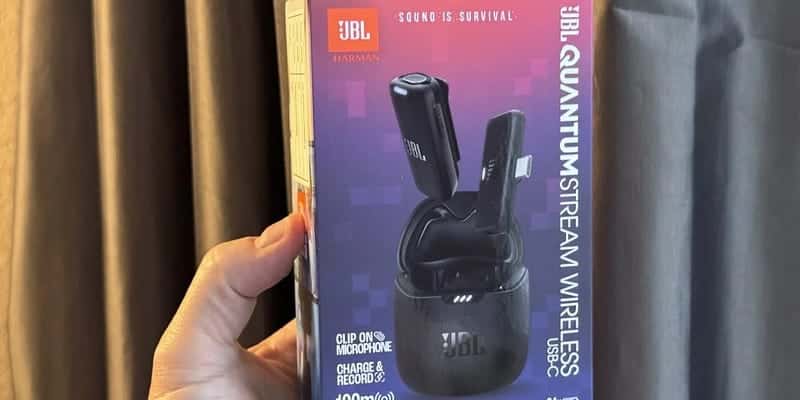 صورة لـ مُراجعة الميكروفون اللاسلكي JBL Quantum Stream: بساطته تقف عائقًا أمامه | 1UxEtKSDG4YgTP0VlxkWUtQ-DzTechs