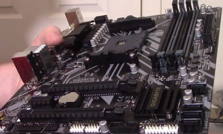 صورة لـ أفضل اللوحات الأم الإقتصادية التي تدعم PCIe 4.0 في هذا العام | 1mHdEhi3QImvoWn3QzfwtyQ-DzTechs