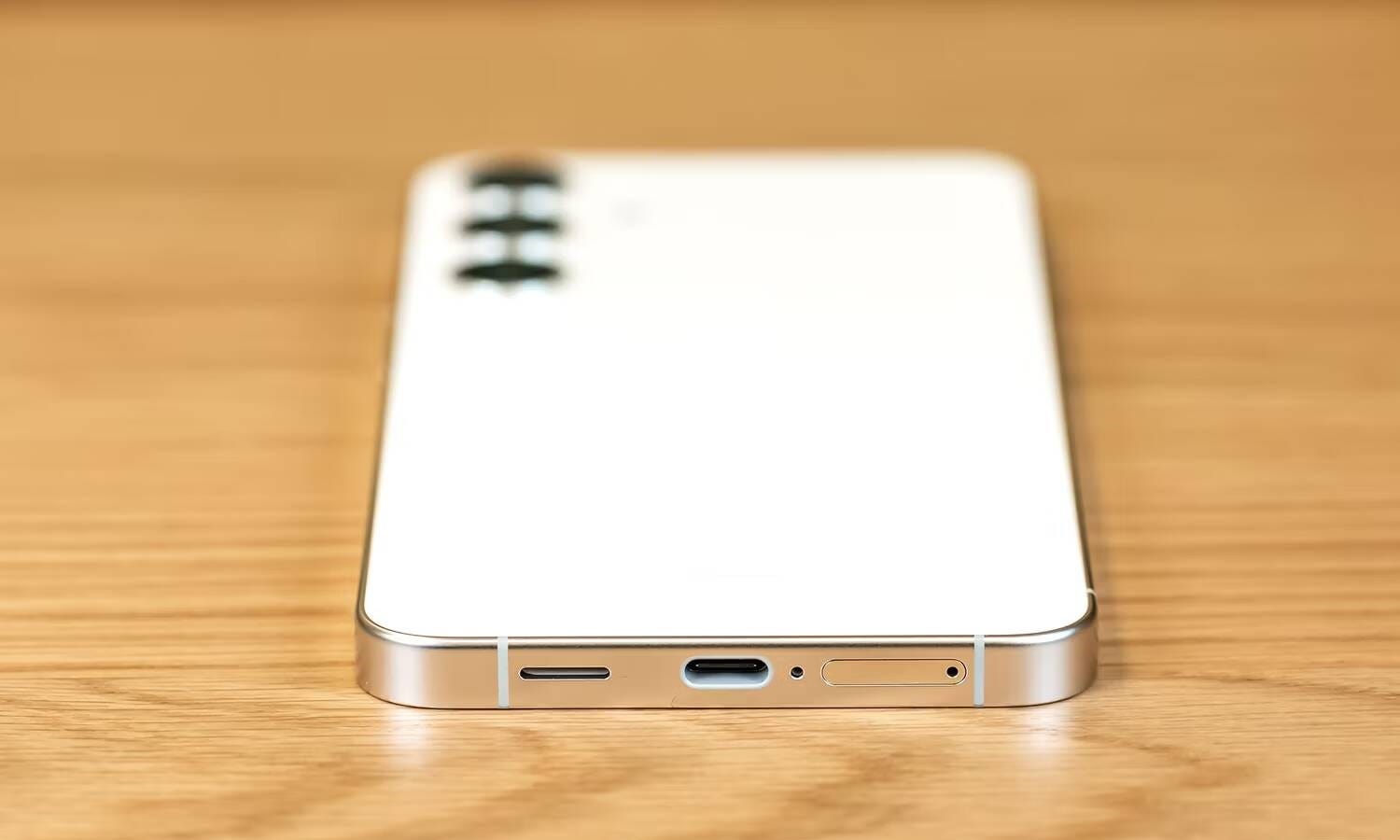 صورة لـ مُراجعة Samsung Galaxy S24+: أخيرًا، هاتف Galaxy الذي يستحق الشراء! | 10XAkcLpqaVks8EAYxQ6XyA-DzTechs