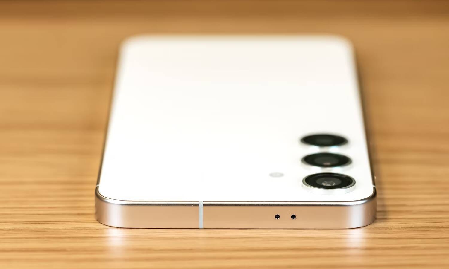 صورة لـ مُراجعة Samsung Galaxy S24+: أخيرًا، هاتف Galaxy الذي يستحق الشراء! | 133svCeYNJ6zF3pn6s9nnrQ-DzTechs
