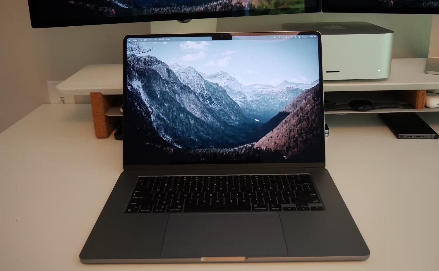 صورة لـ ما هو الـ MacBook الذي يُوفر أفضل عمر للبطارية؟ | 1aMV370Q9hhU-xeD6wKD5UQ-DzTechs