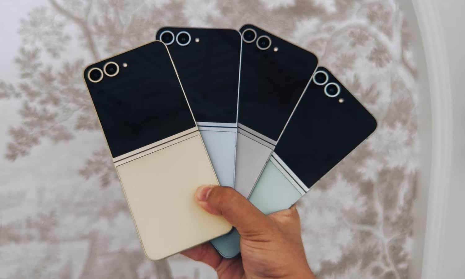 صورة لـ مُقارنة بين Galaxy Z Flip 6 و Z Flip 5: التحسينات والميزات الجديدة | 1kKjxUh1x0XKwRiucUTG_5A-DzTechs