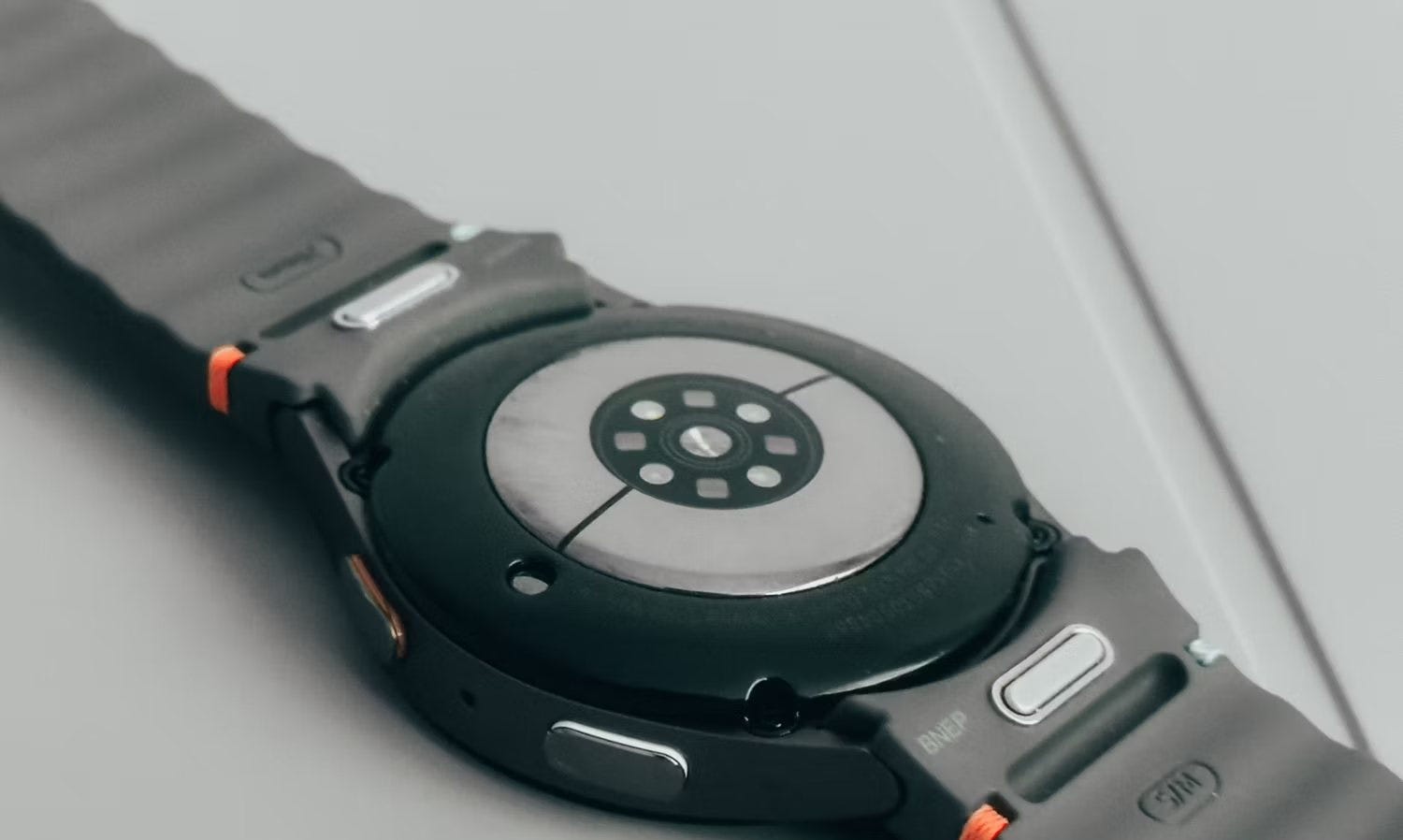 صورة لـ مُراجعة Samsung Galaxy Watch 7: نفس التصميم وتحسينات في الأداء والبرمجيات | 1Ep6P7kzmNceja8GLfyQFUw-DzTechs
