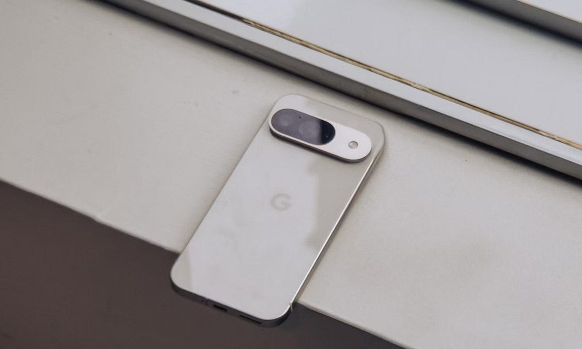 صورة لـ Google Pixel 9: الهاتف الذكي الرائد المُزوَّد بقدرات الذكاء الاصطناعي | 1wyrox6DnAP7h3aS4mL1pdg-DzTechs