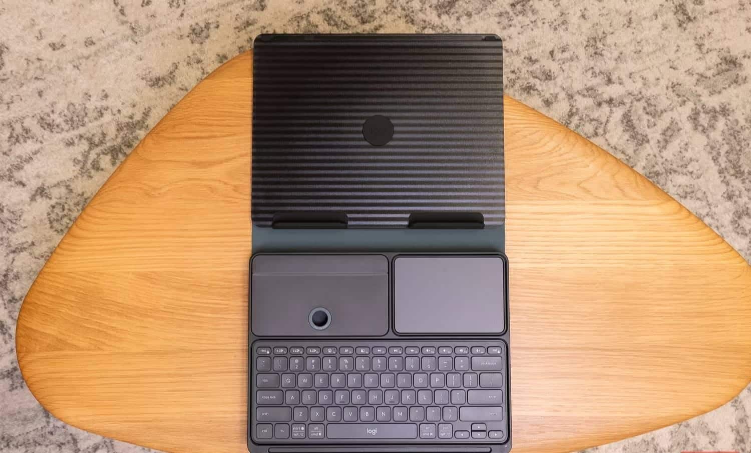 صورة لـ Logitech Casa Pop-up Desk: لماذا قد لا تحتاج إلى حامل الكمبيوتر المحمول من Logitech | 1yPUUqIGDYcfsuLX0vk_0og-DzTechs