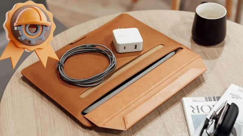 صورة لـ مُلحقات MacBook لا تحتاج إليها والتي يُمكنك توفير حماية فعَّالة لجهازك بدونها | 11KfnE8szsD0vj_Hso-Ahdg-DzTechs
