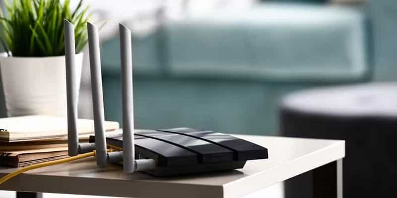 صورة لـ تحسين إشارة Wi-Fi باستخدام جهاز توجيه قديم | 1V2ZNMJMFQWQWkEn7IO2ESQ-DzTechs