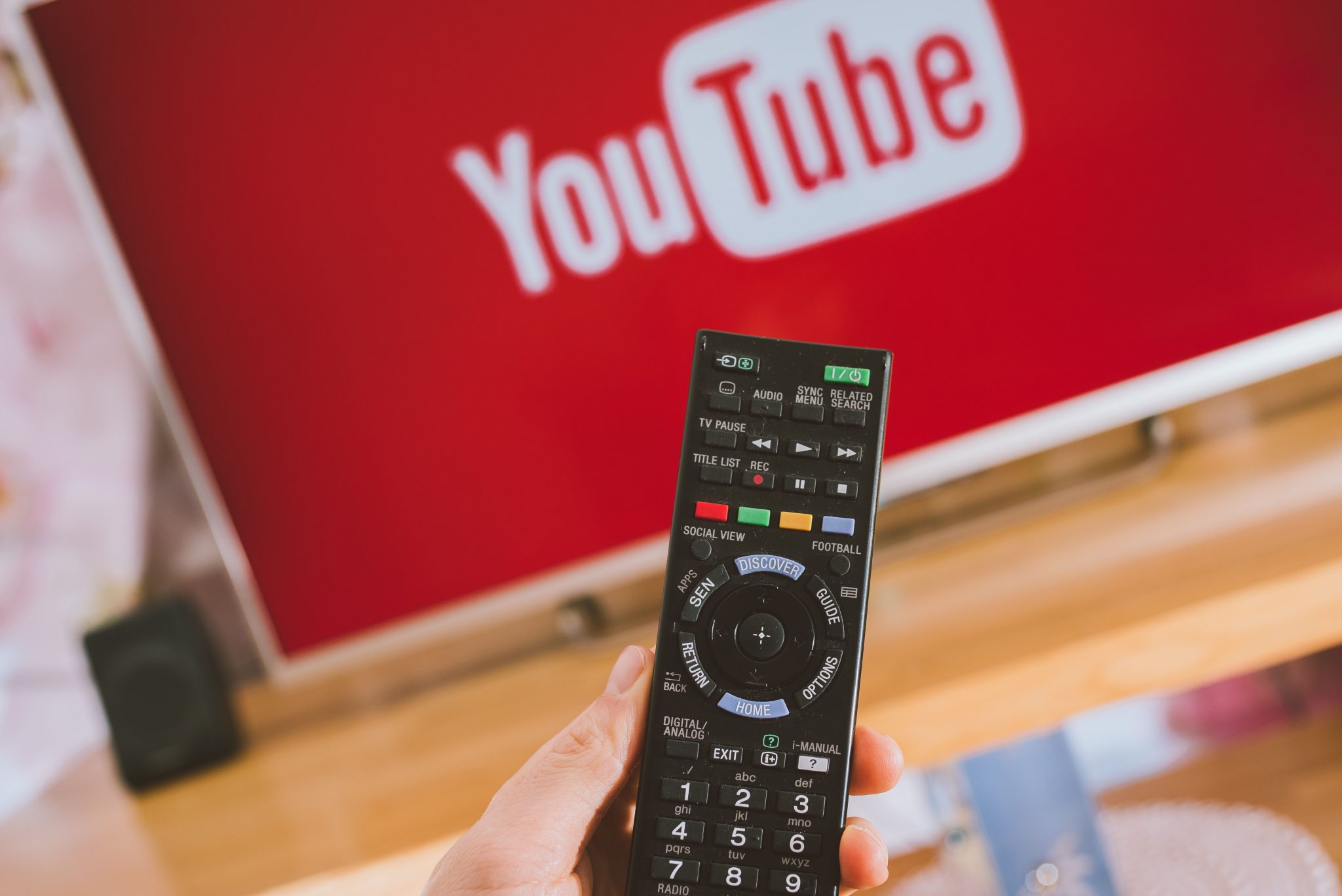 تطبيق YouTube على تلفزيون Sony الذكي